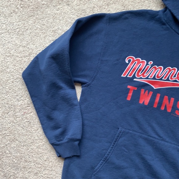 MLB Genuine Merchandise Minnesota Twins Hoodie - Picture 6 of 8